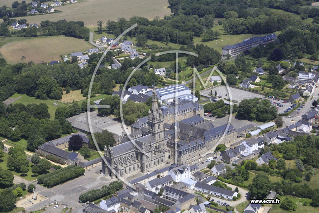 Photo arienne de Sainte-Anne-d'Auray (Basilique Saine-Anne-d'Auray)