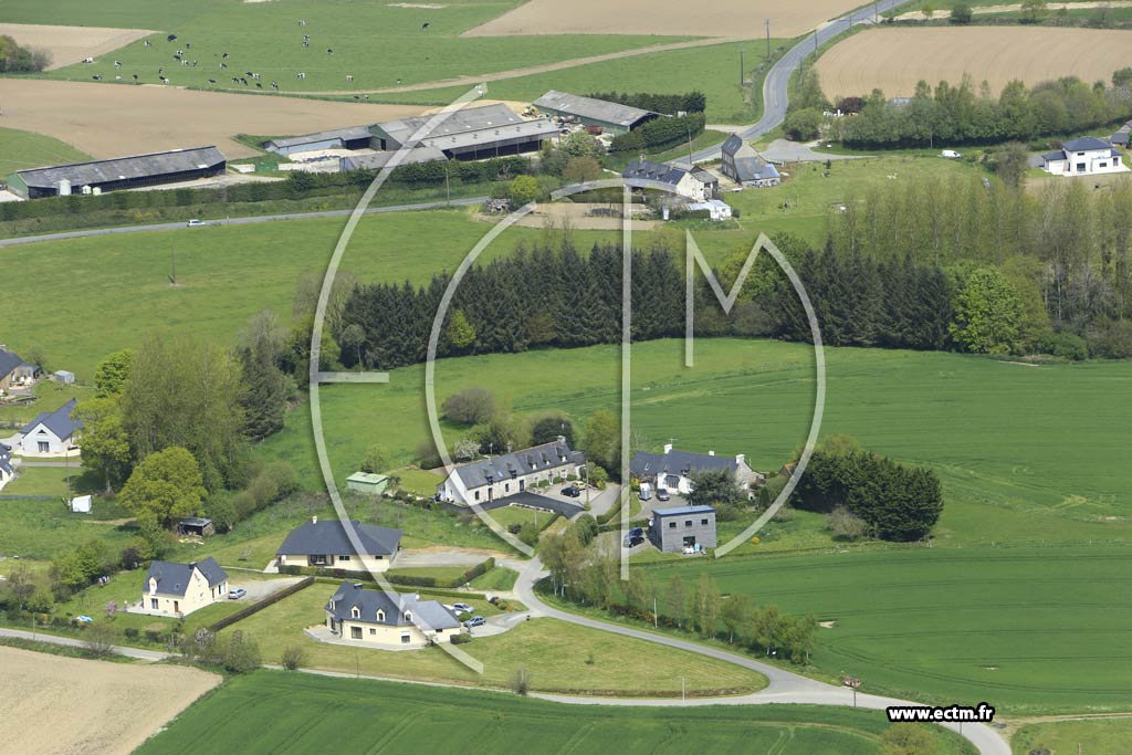 Photo arienne de Lanfains (la Porte Burlot)