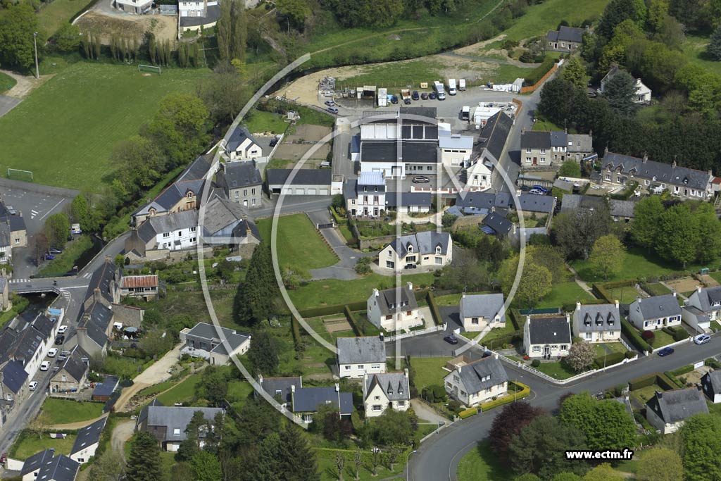 Photo arienne de Quintin (le Moulin Baudet)