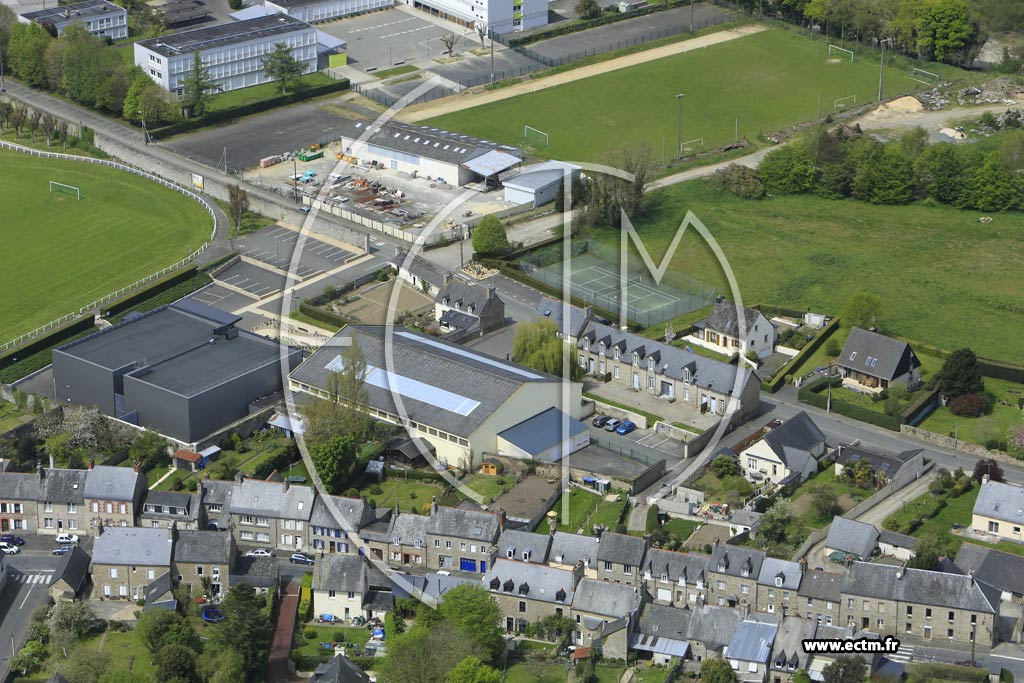 Photo arienne de Quintin (Nord)