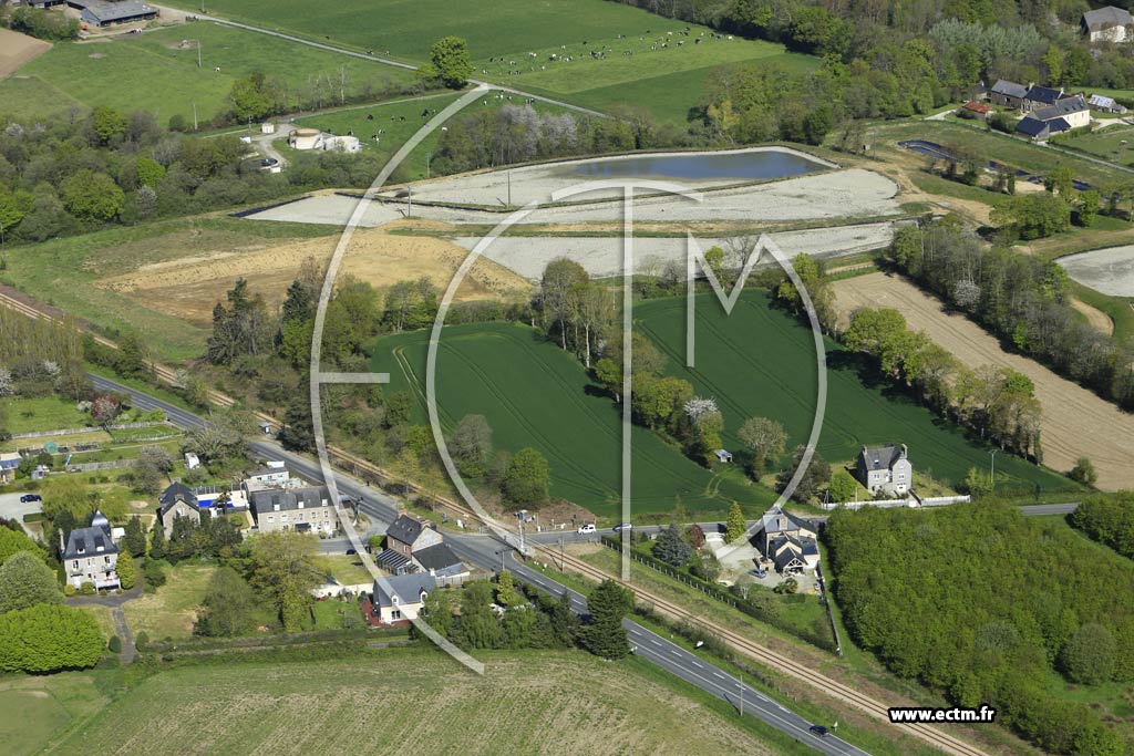 Photo arienne de Saint-Samson-sur-Rance (la Hisse)