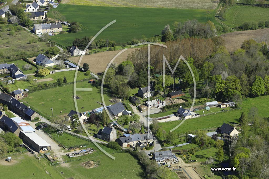 Photo arienne de Saint-Samson-sur-Rance (la Meffrais)