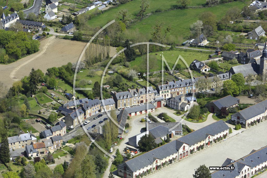Photo arienne de Lamballe (Nord)