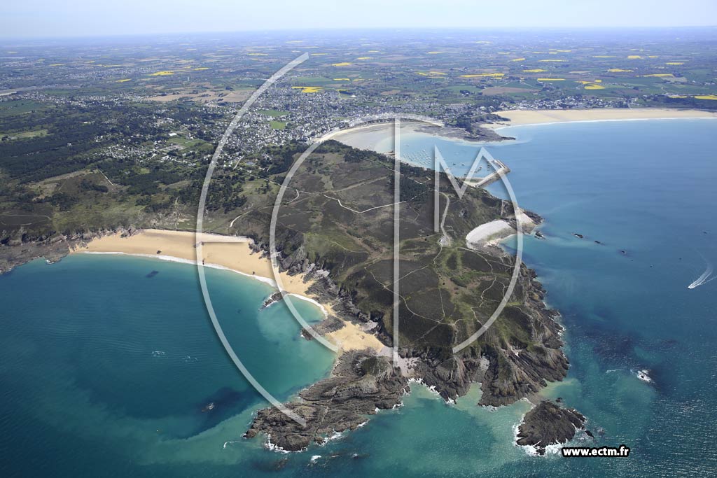 Photo arienne de Erquy (Plage de Lourtais)