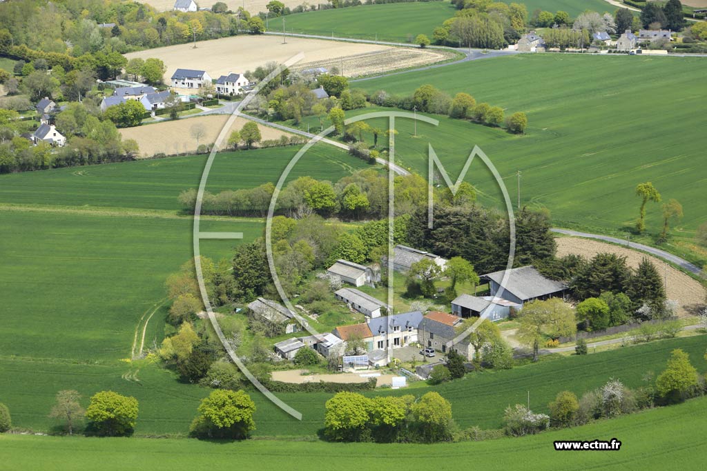 Photo arienne de Saint-Alban (la Houssaie)