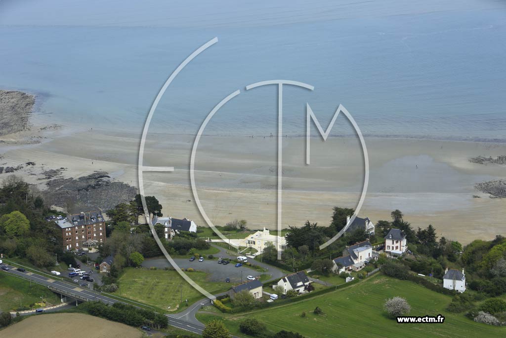 Photo arienne de tables-sur-Mer (les Roches Brunes)