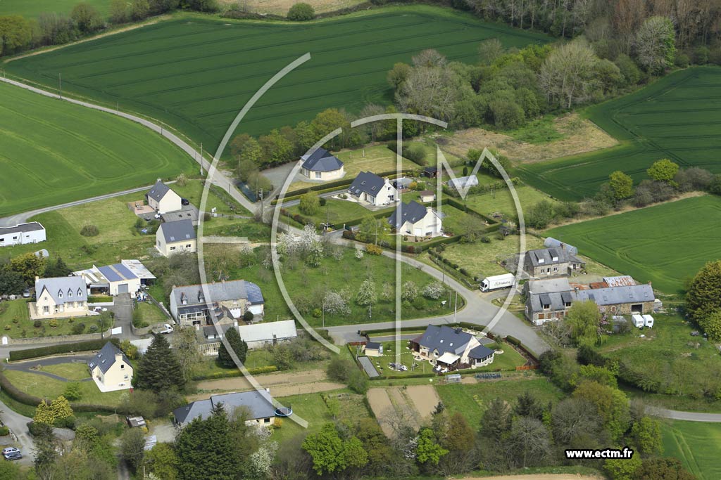 Photo arienne de Pllo (la Ville Noro)