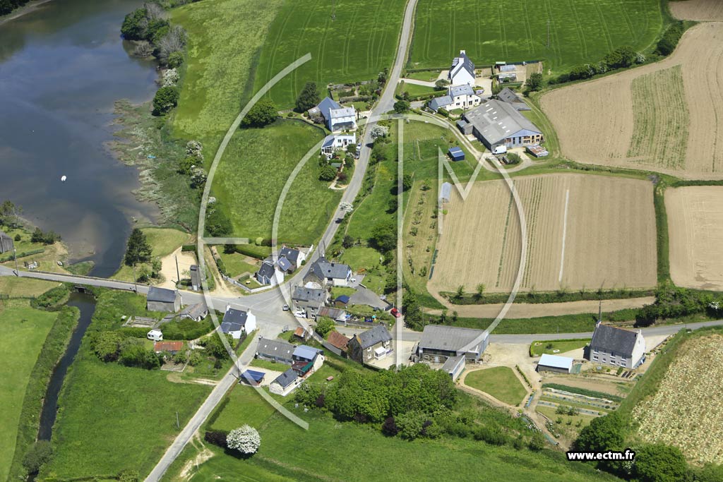 Photo arienne de Plounan (Pont on)