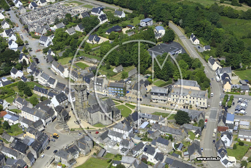 Photo arienne de Saint-Thgonnec (Centre)