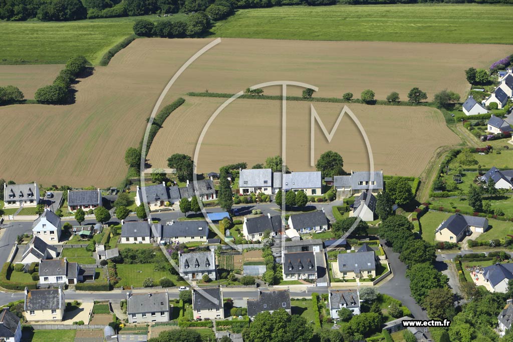 Photo arienne de Saint-Thgonnec (Centre)