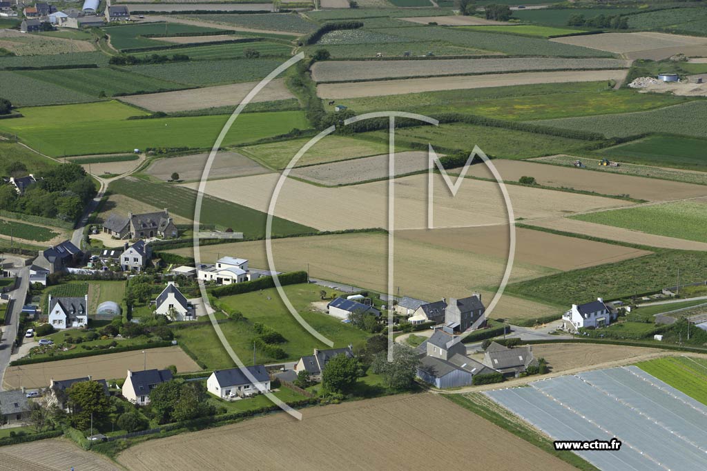 Photo arienne de Santec (Kerradnec)