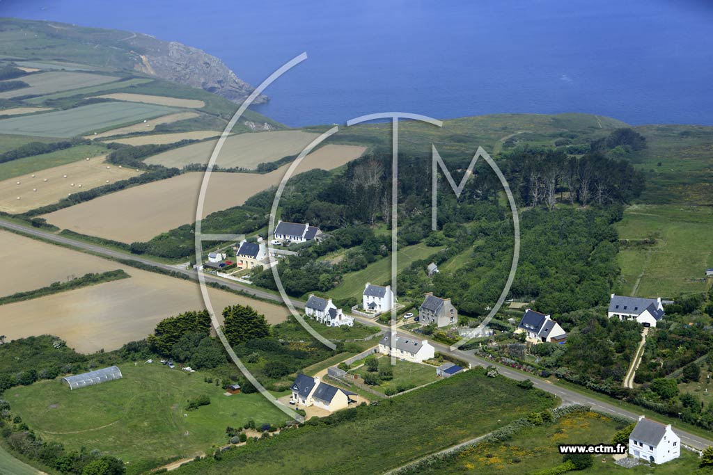 Photo arienne de Clden-Cap-Sizun (le Castel)