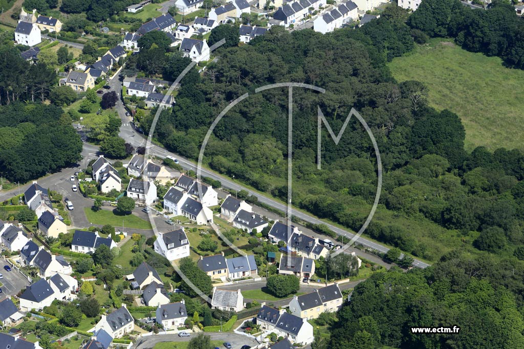 Photo arienne de Douarnenez (le Menhir)