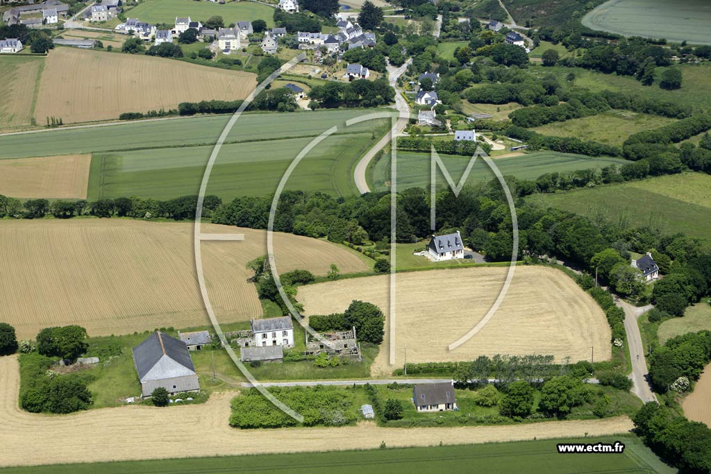Photo arienne de Plonvez-Porzay (le Reun)