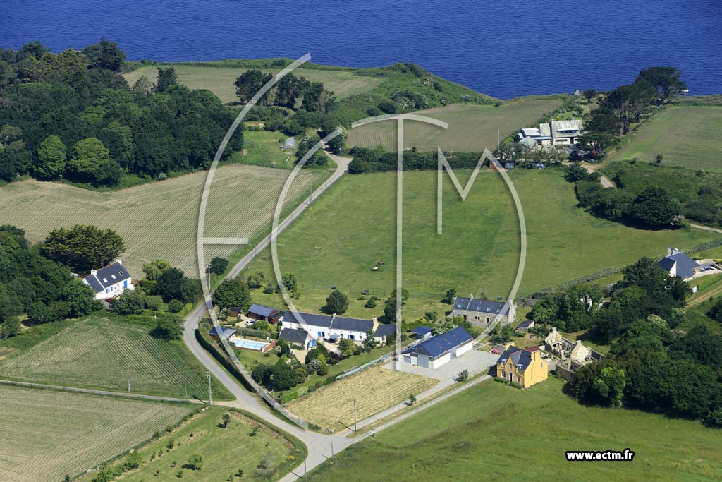 Photo arienne de Poullan-sur-Mer (Kergavan)
