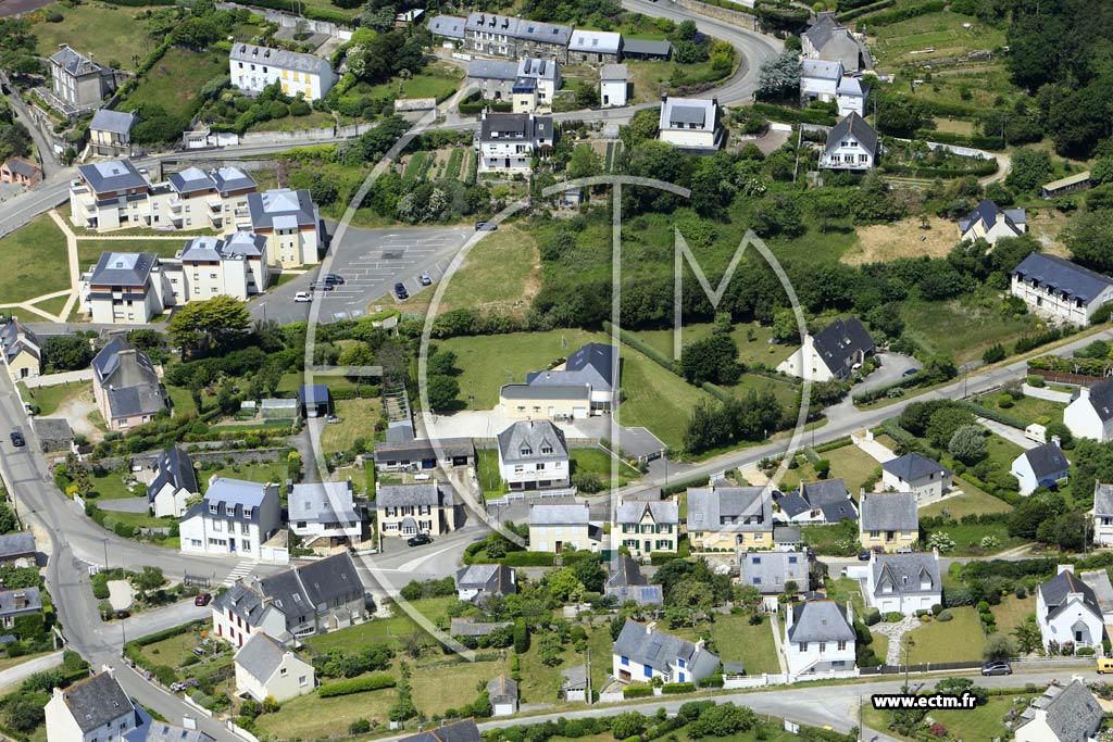 Photo arienne de Saint-Nic (Bernal)