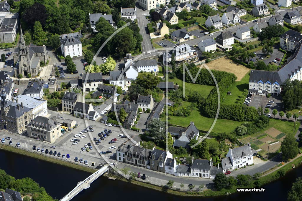 Photo arienne de Chateaulin (Cit de l'Aulne)