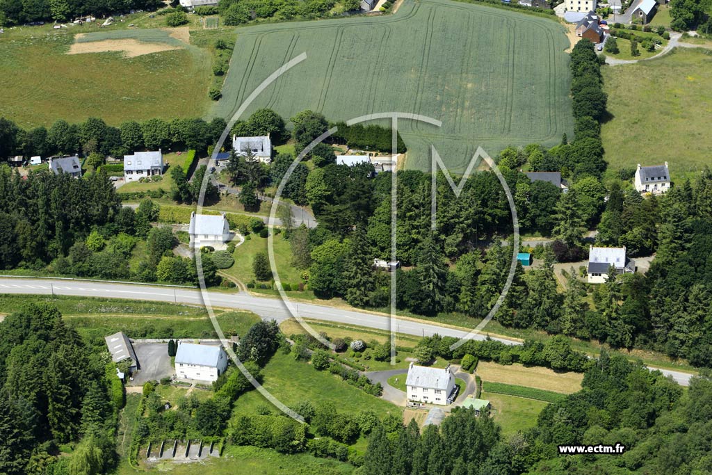 Photo arienne de Pleyben (Petite Valle)