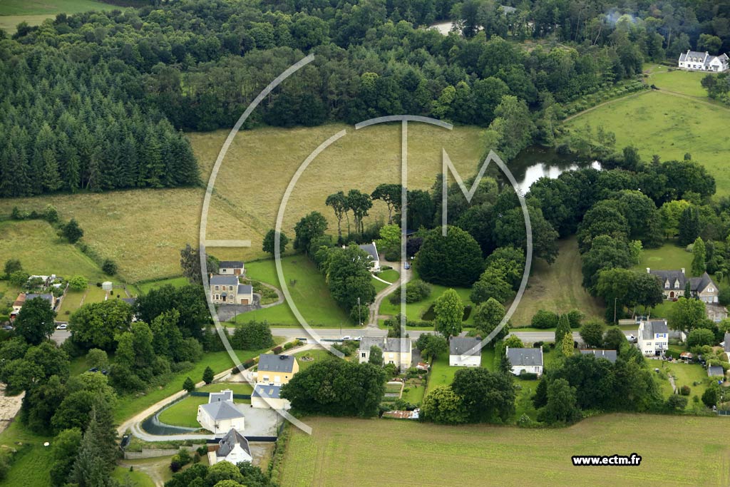 Photo arienne de Le Roc-Saint-Andr