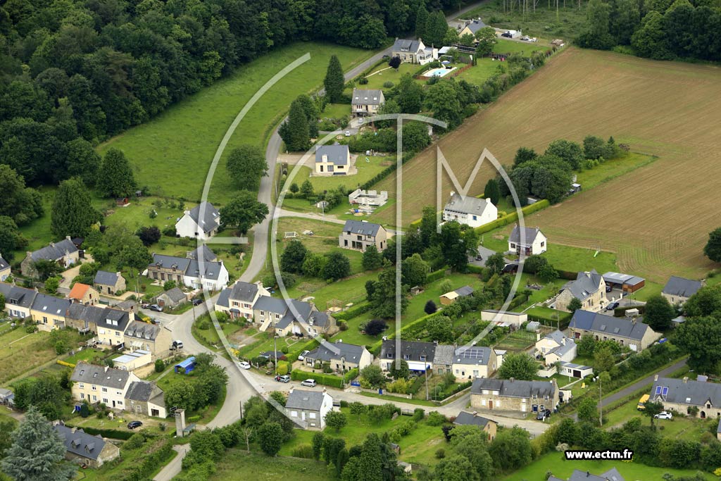 Photo arienne de Le Roc-Saint-Andr (la Touche Carn)