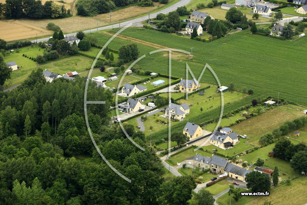 Photo arienne de Rieux (le Val)