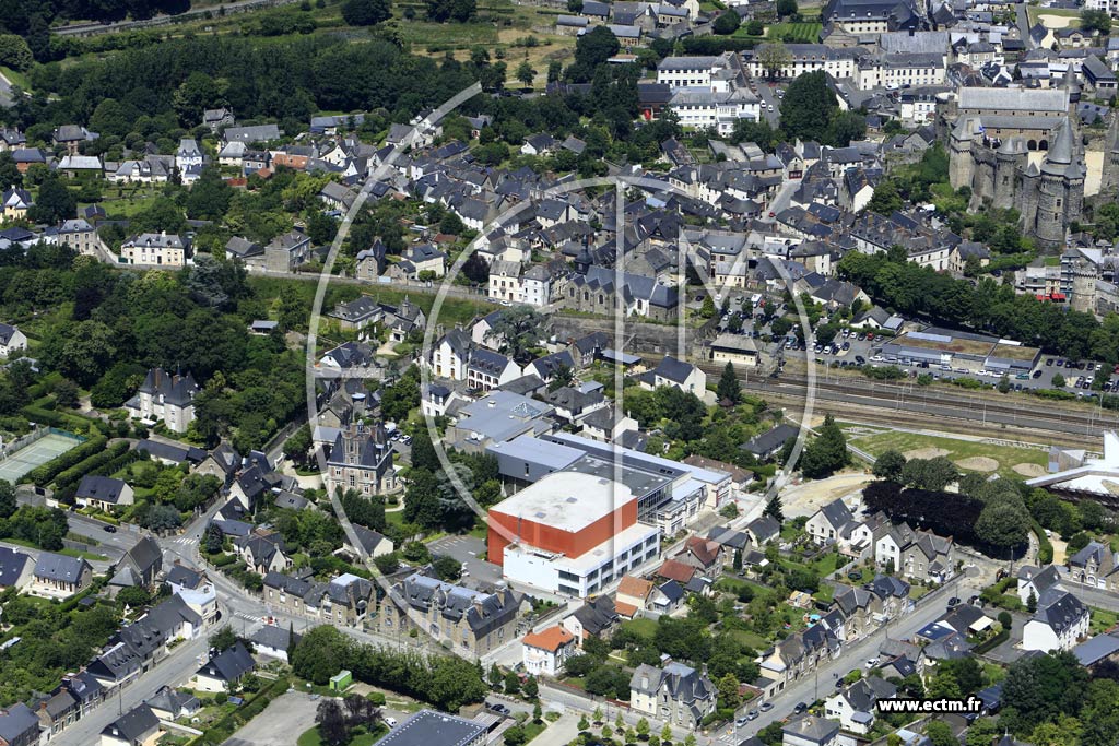 Photo arienne de Vitr (Sud Ouest)
