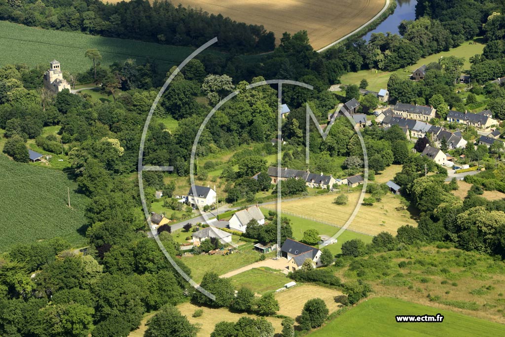 Photo arienne de Bourg-des-Comptes (la Vigne)
