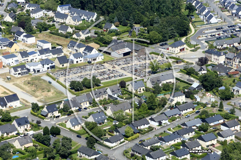 Photo arienne de Bral-sous-Montfort