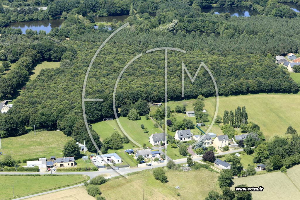 Photo arienne de Bral-sous-Montfort (la Ptis de la Saudrais)