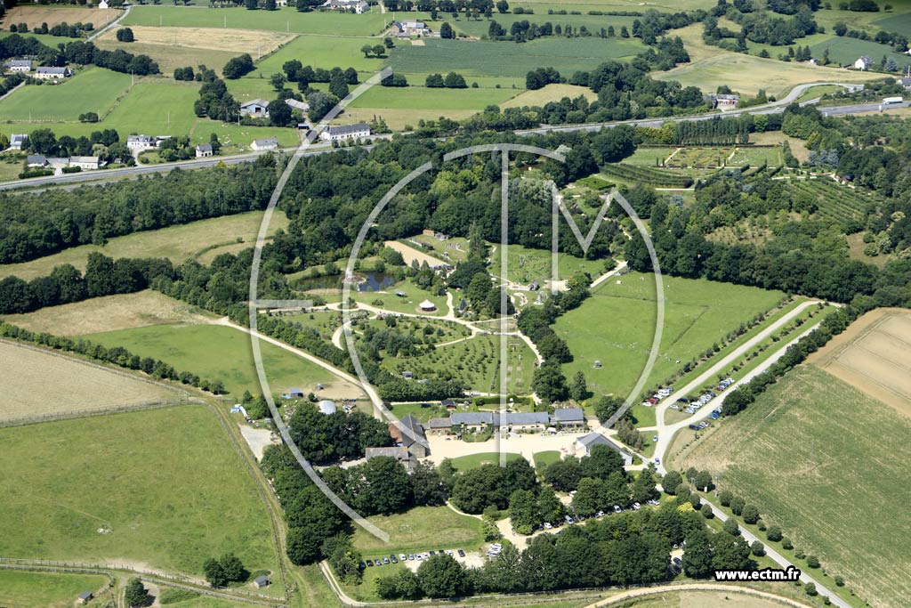 Photo arienne de Bral-sous-Montfort (le Mesnils - les Jardins de Brocliande)