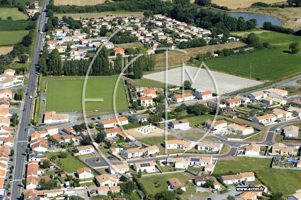 Photo arienne de L'Aiguillon-sur-Vie