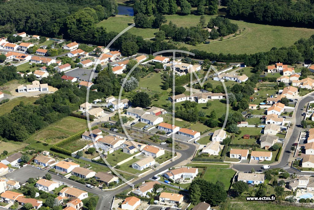 Photo arienne de L'Aiguillon-sur-Vie (la Grve)