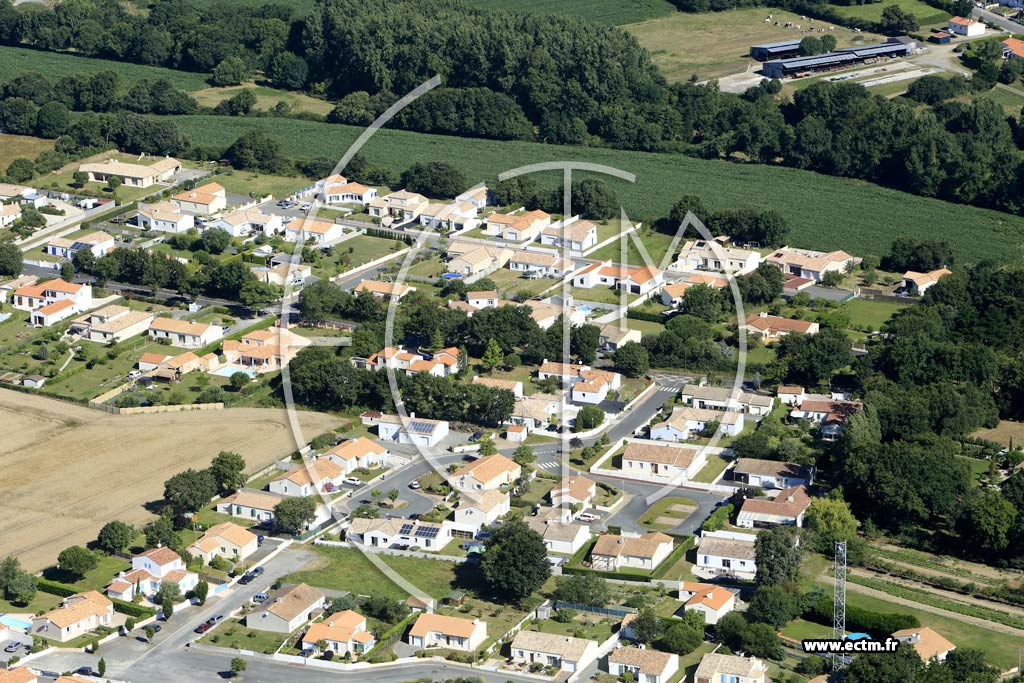 Photo arienne de L'Aiguillon-sur-Vie (la Grve)