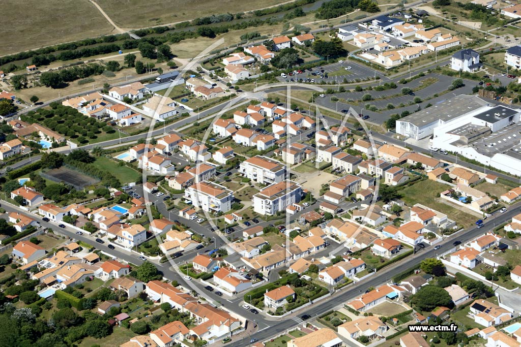 Photo arienne de Saint-Gilles-Croix-de-Vie (le Longeais)
