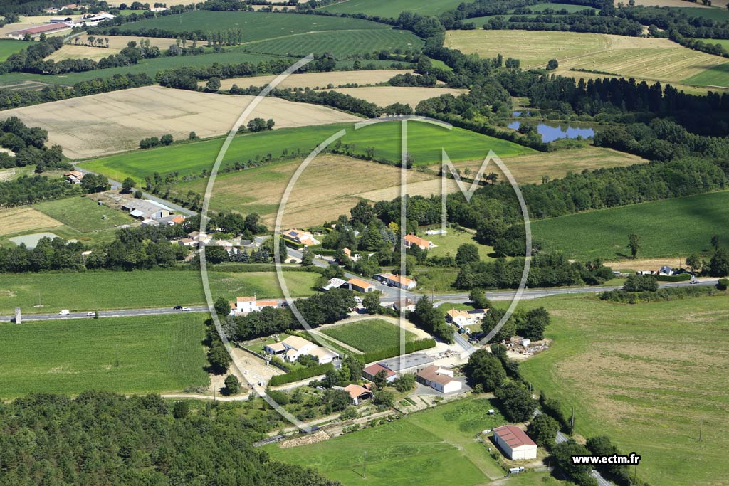 Photo arienne de Aizenay (les Quatre Chemins)
