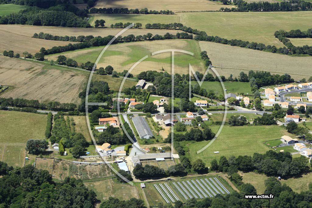 Photo arienne de Apremont (l'pine)