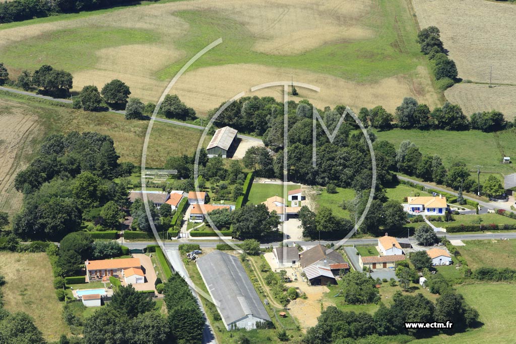Photo arienne de Apremont (l'pine)