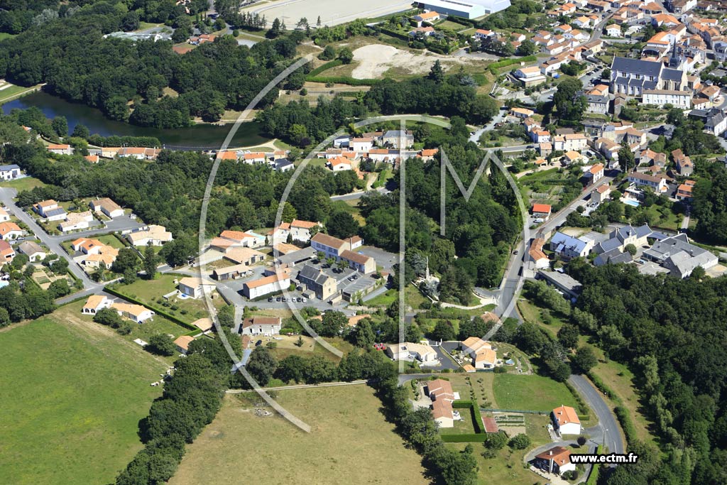 Photo arienne de Le Poir-sur-Vie
