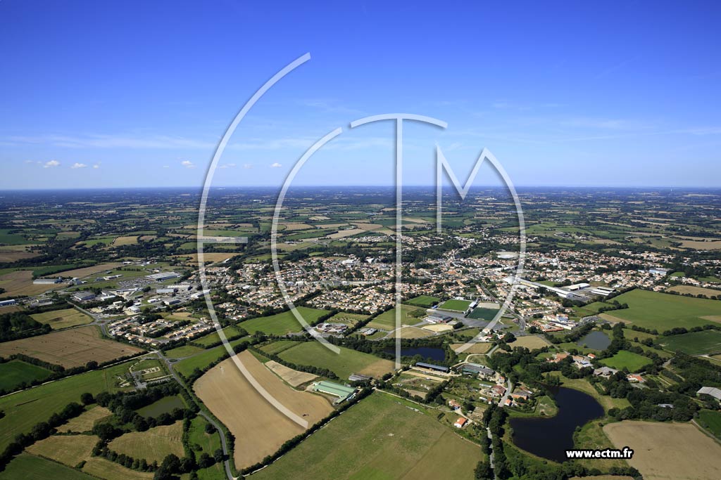 Photo arienne de Le Poir-sur-Vie (Est)