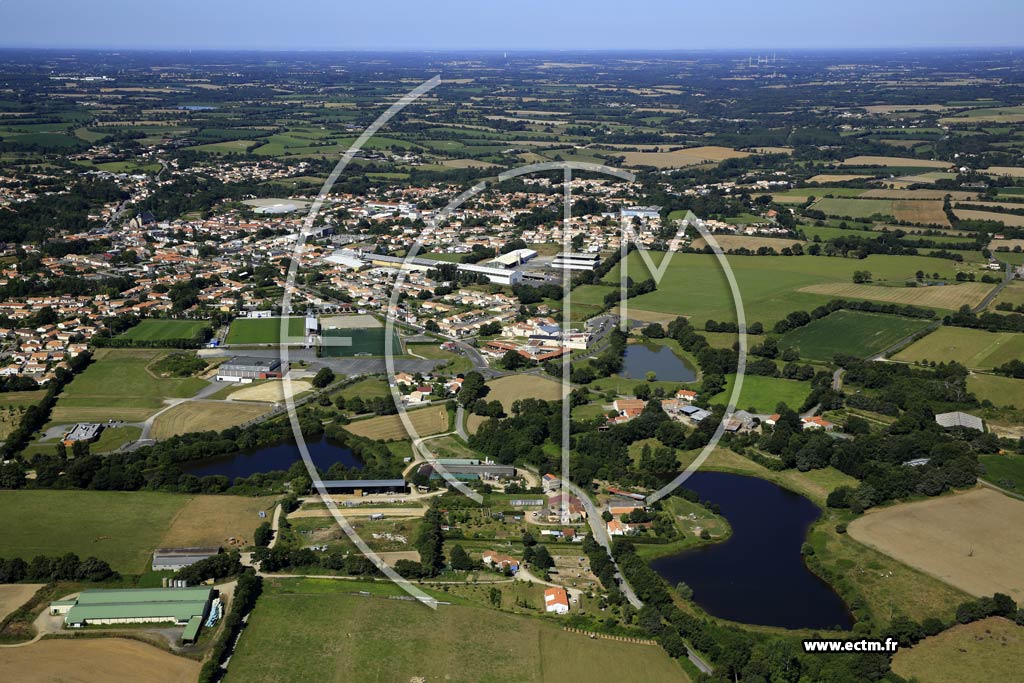 Photo arienne de Le Poir-sur-Vie (Est)