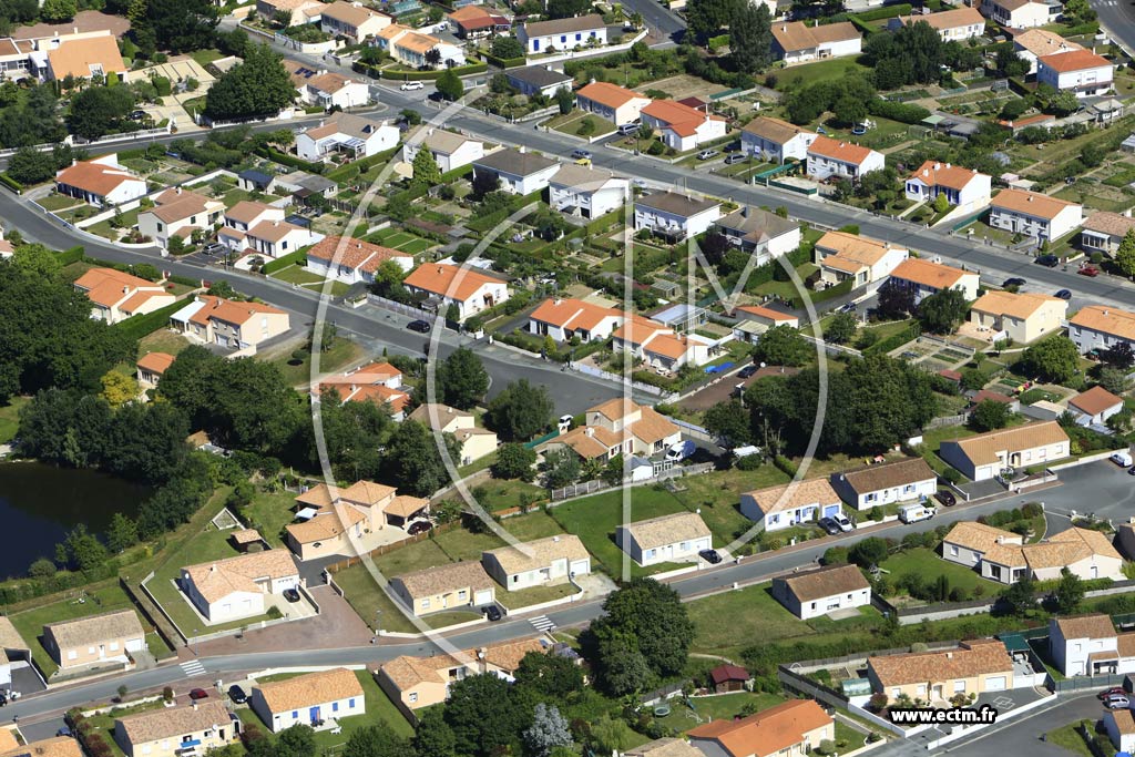Photo arienne de Le Poir-sur-Vie (Est)