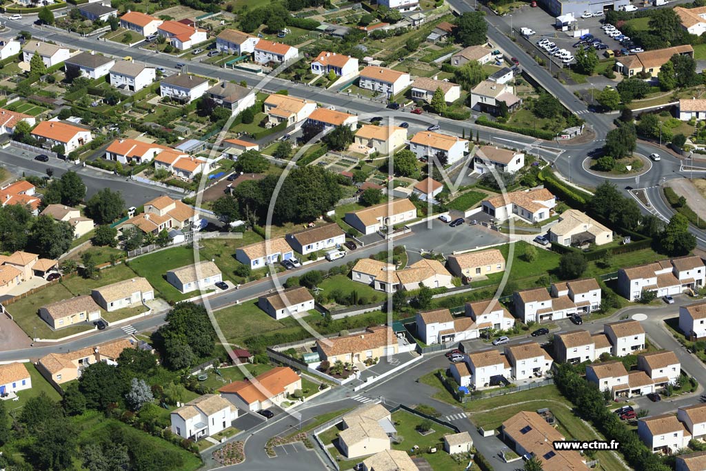 Photo arienne de Le Poir-sur-Vie (Est)