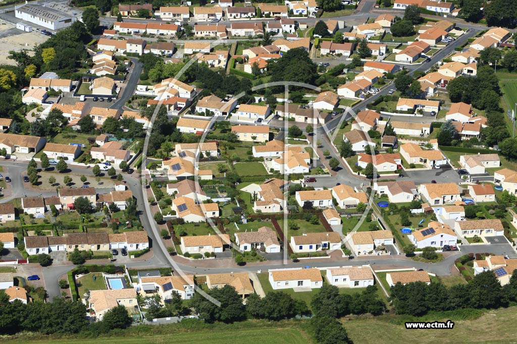 Photo arienne de Le Poir-sur-Vie (Est)