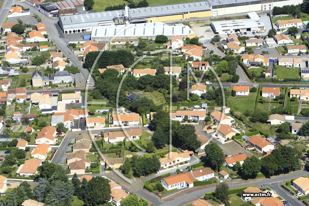 Photo arienne de Le Poir-sur-Vie (Est)