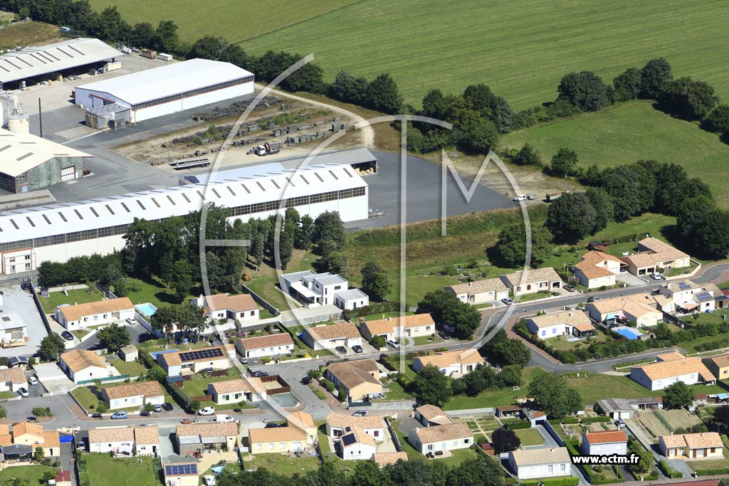 Photo arienne de Le Poir-sur-Vie (Est)