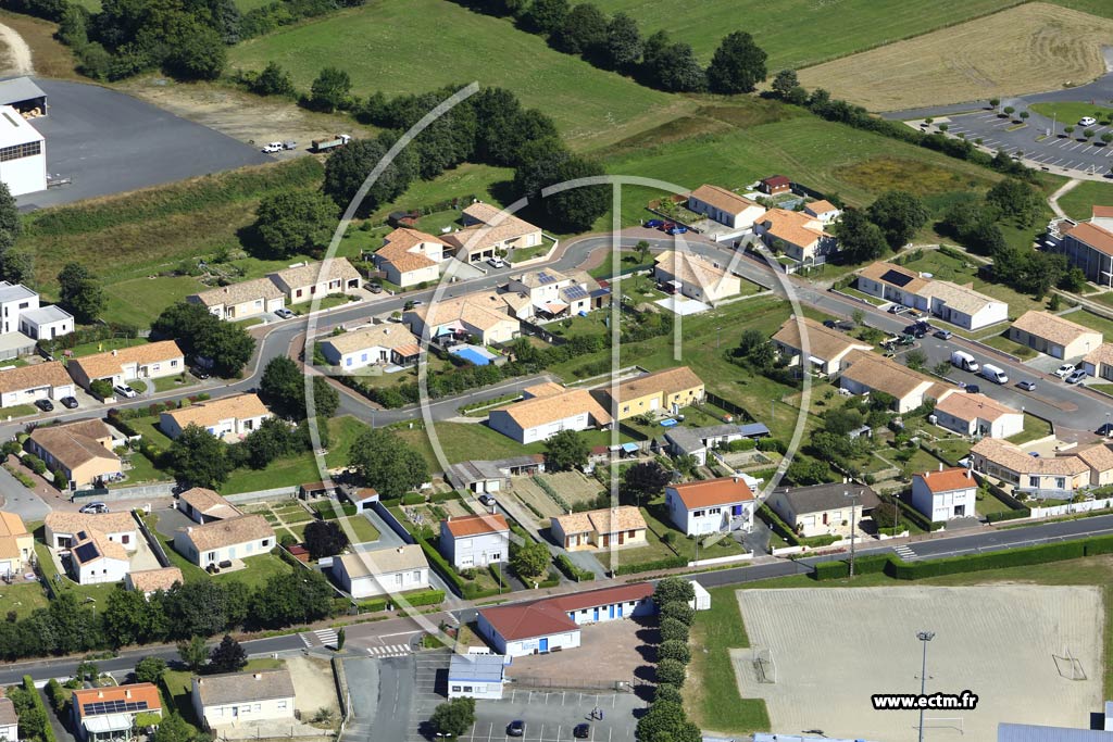 Photo arienne de Le Poir-sur-Vie (Est)