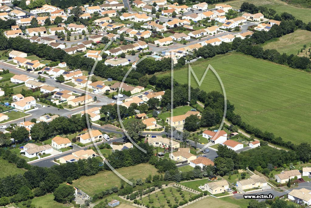 Photo arienne de Le Poir-sur-Vie (Est)