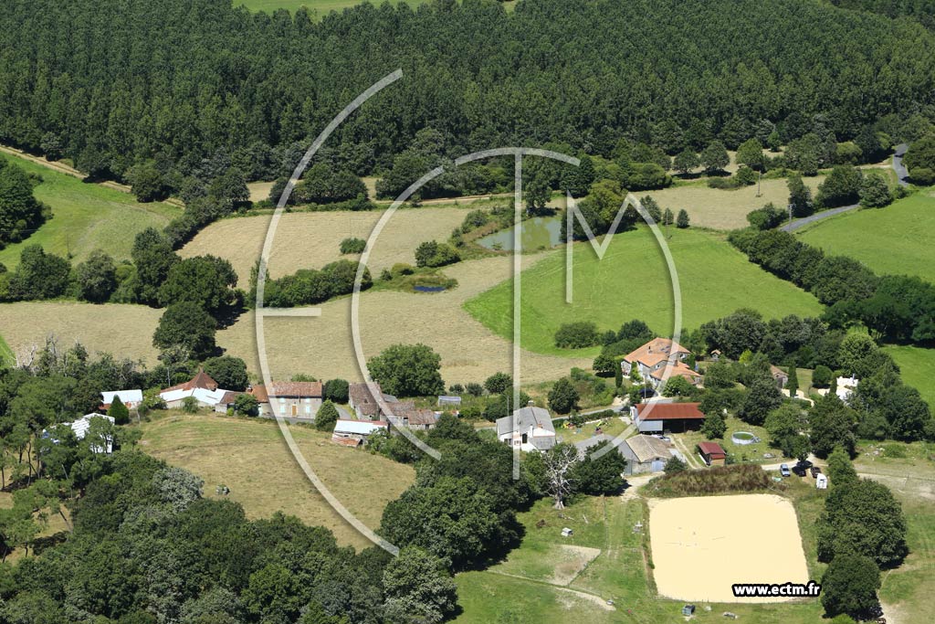 Photo arienne de Saint-tienne-du-Bois (la Rothelire)