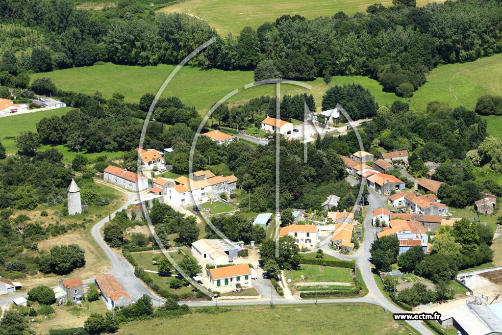 Photo arienne de Saint-tienne-du-Bois (les merillres)