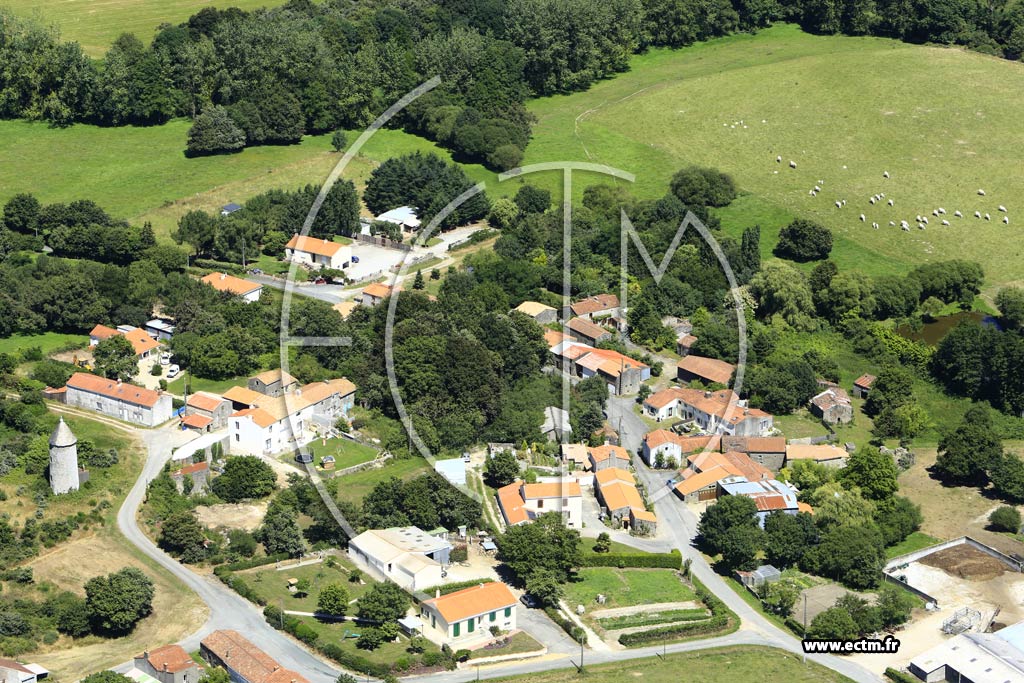 Photo arienne de Saint-tienne-du-Bois (les merillres)